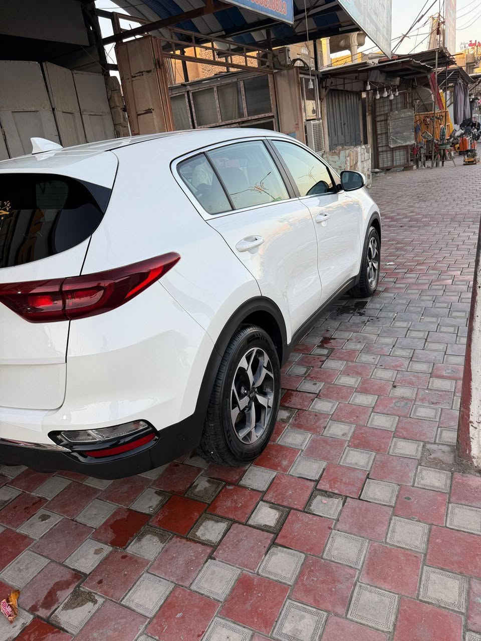 السلام عليكم بيع فقط اسبورتج موديل ٢٢ وارد أمريكي
 محركه ٢٤٠٠ السياره مكفوله من الصبغ حادثه موضح بلصور ماشيه ٧٠ الف مايل شاشة ورادار توقف ذاتي تحديد مسار 
رقمه اربيل تحويل ثاني يوم رقم الهاتف *********** العنوان بغداد
