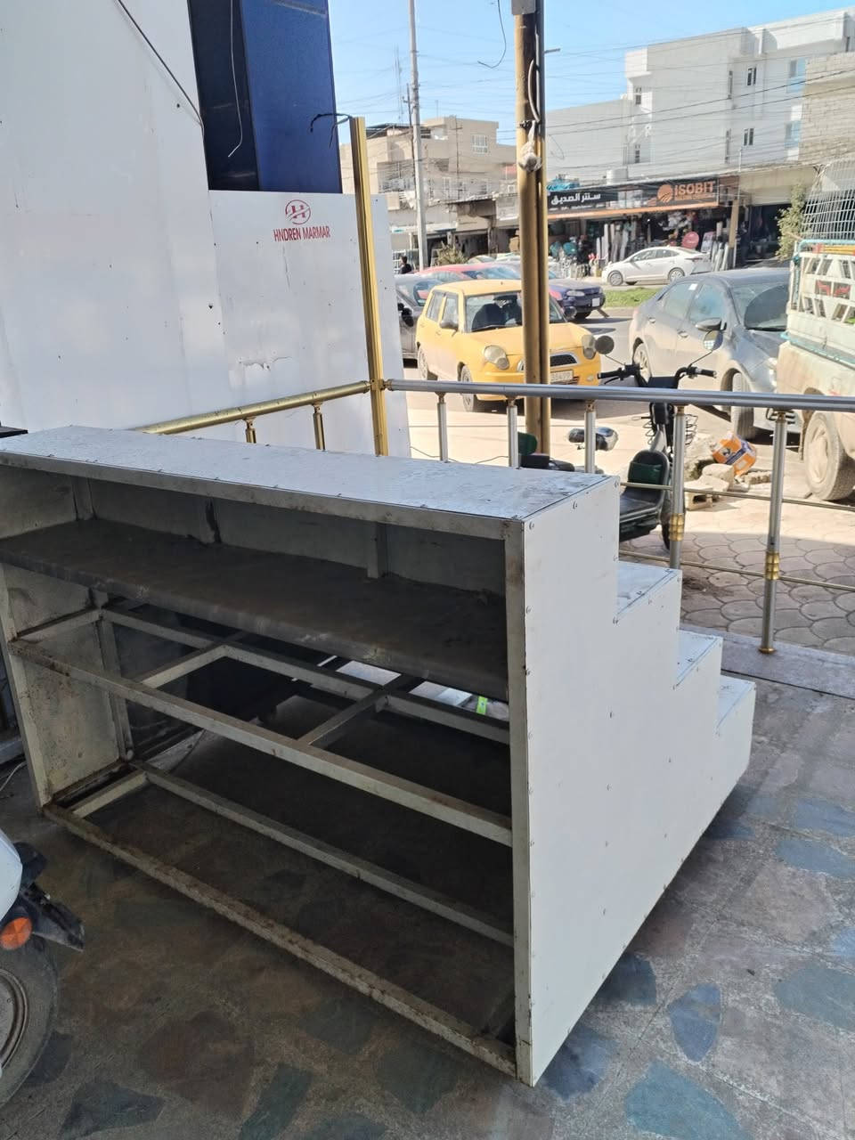 ميز للبيع 
***********
***********
