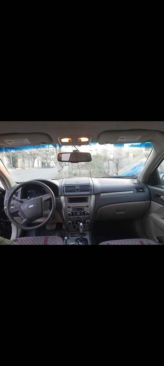 Ford fusion SE 2012
فۆرد فیوژن 2012 ئەمریکی مەکینە 2.5
دوو پەڵەی بچوک بۆیاخی هەیە و بۆیاخ تەنکە مواسەفات SE ڕەقەم و سەنەوی تازەیە و بە ناوی خۆمانەوەیە  سەیارەکە زۆر زۆر پاکەو ماڵی دۆستە دینار مەسرەفی تیا نییە لە سلێمانیم نرخی 98 و معامەلەیەکی کەم و گۆڕینەوەش ئەکەم لەگەڵ تەکسی یا تکایە ئەگەر مشتەریت پەیوەندی بکە 
***********
***********
