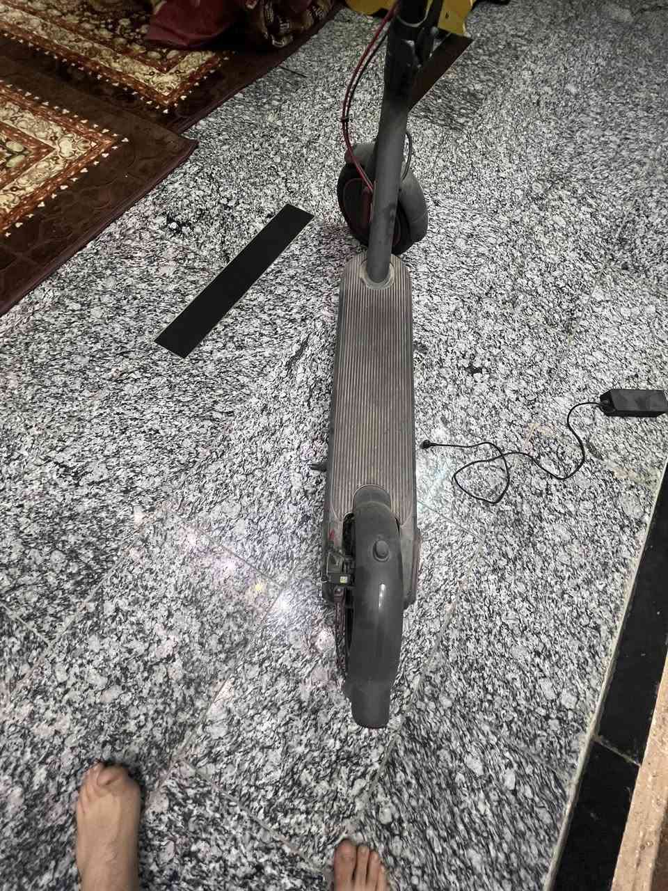 سلام عليكم سكوتر شاومي موديل 24 سكوتر جديد بمعنى الكلمه سكوتر ناقصه فقط بطاريه السعر 430 وبي مجال بسيط الرقم *********** متواجد واتساب
