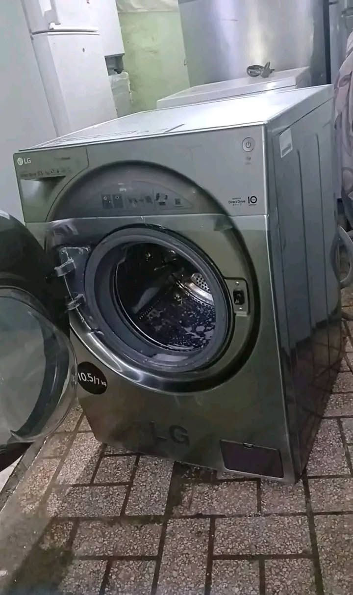 🌙👑 عرض فاخر VIP – غسالة LG الكورية الأصلية الذكية (10.5كغ / 7كغ) 👑🌙
للناس اللي تحب الجودة الحقيقية، مش غير الشكل…
هذه LG أصلية مصنوعة في كوريا 🇰🇷
يعني:
✅ عمر طويل
✅ قوة في الغسل
✅ راحة بال لسنوات 👌
💎 تكنولوجيا الملوك داخل غسالة وحدة:
📶 Wi-Fi ذكية
➡️ تشعلها وأنت مرتاح في فراشك
➡️ تتحكم فيها من الهاتف بكل سهولة 😴📱
💨 Steam / بخار
➡️ يقضي على الجراثيم
➡️ ينزع الروائح
➡️ ملابس نظيفة صحياً للعائلة 👶
🧼 Auto Clean (تنظيف الحوض تلقائي)
➡️ الغسالة تنظف روحها بنفسها
➡️ نظافة دائمة + عمر أطول
🛡️ Anti-Allergy / Anti-Bacteria
➡️ ضد الحساسية
➡️ مثالية للأطفال الصغار
➡️ تحمي اللي يتحسّسوا من الغبار والجراثيم 👶❤️
🌪️ TurboWash / TurboDrum
➡️ غسل سريع وقوي
➡️ تنظيف عميق حتى في الأوساخ الثقيلة
⚙️ Direct Drive Inverter
➡️ هدوء تام
➡️ قوة عالية
➡️ اقتصاد في الماء والكهرباء 💧⚡
🧱 هيكل كامل INOX ضد الصدأ
➡️ صلابة
➡️ مقاومة للزمن
➡️ شكل فاخر يشرّف أي دار 👑
🧠 Smart Diagnosis
➡️ تشخيص ذكي للأعطال
➡️ راحة في الصيانة
➡️ توفير في التكاليف 🔧
🌙🎁 هدية رمضان اللي تفرّح الزوجة فعلاً
💖 تنحي التعب نهائياً
🕰️ توفّر الوقت للراحة
🕌 تخليها تتفرغ للصلاة وقراءة القرآن
👶 وقت أكثر للأولاد والعائلة
🤲 والزوج يكسب دعوة الخير كل يوم
⚠️ هذه غسالة غالية لأنها تستاهل
❌ مش للناس اللي تحب الرخيص
✅ هذه للناس اللي تحب الراحة، الجودة، والفخامة 👑
📞 اللي يحب يكرّم زوجته في العيد = يتصل اليوم قبل ما تروح!
البيع عند كمال 
🎥 فيديو كامل لطريقة الاستعمال كأنك تجربها في منزلك — أول تعليق
 @super fans 
#غسالات 
#النساء 
#الملابس


**إذا كنت صاحب هذا الإعلان وتريد حذفه لأي سبب، رجاءا أرسل رسالة إلى الدعم الفني**