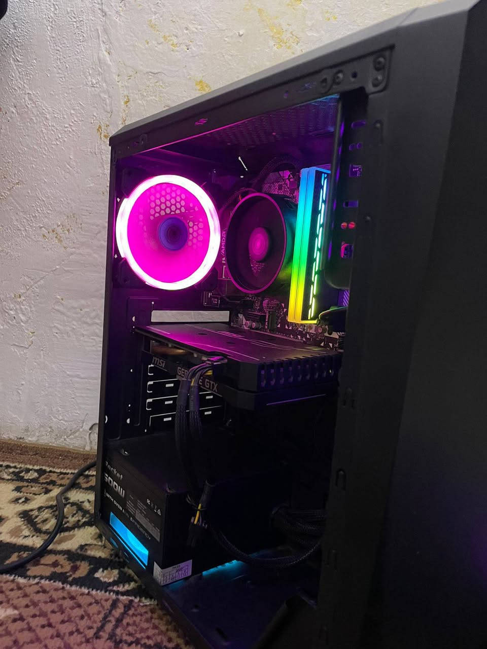 السلام عليكم
Pc للبيع نظافة واضحة بالصور 

كل كراتين القطع موجودة 

الكيس 

1660 msi 

R5 3600 

2*8 3200 

Ps rocket 500 plus 

M450 m asus 

256ssd 

1000 hhd 

Dingle blu + wi fi

الشاشة 

KG251Q 

١٤٤ hz 

كيبورد motion ميانيكي 

ماوس ريد دراغون 

ماوس باد اسود 

سماعات خارجية 

سماعات هايبرد اكس ٢ 

ويب كام

مايك نيوير 

يدات عدد ٢ 

Ups 2000 online

السعر :  870
الرقم :***********

