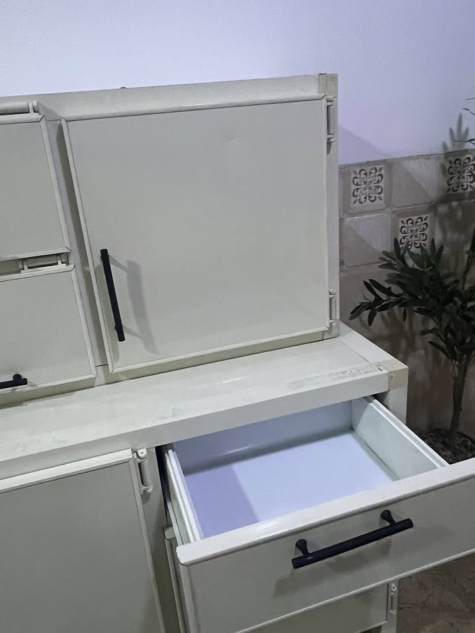 كاونتر ارضية فقط قياسها متر سعرها ٨٥جديد وكاونتر مع ملحق قياس متر ونص سعرة ١٥٠ مكان بغداد واكو توصيل


**إذا كنت صاحب هذا الإعلان وتريد حذفه لأي سبب، رجاءا أرسل رسالة إلى الدعم الفني**