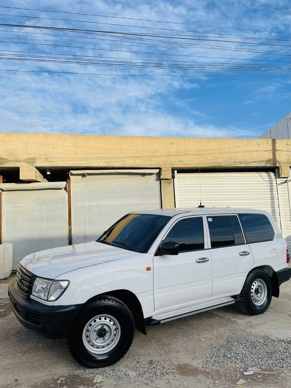 مؤنيكا ساغه علوجه  مؤديل ٢٠٠٤ تؤماتيك ده شبول به رز ده عمو ليدراوي هيج نييه په مپه له سه ر ساغه ي ١٨٠ هه زار رؤيشتوه سه يا ره كه سفر سفره جالو شوختي نييه گيرو مه كينه به شه رتي ١٠ وه ستا جركه ي تيدا نييه توندوتؤله هه موو گياني به شه رت سحري ٩٠ گه لاو مجاليكي برايانه ***********
