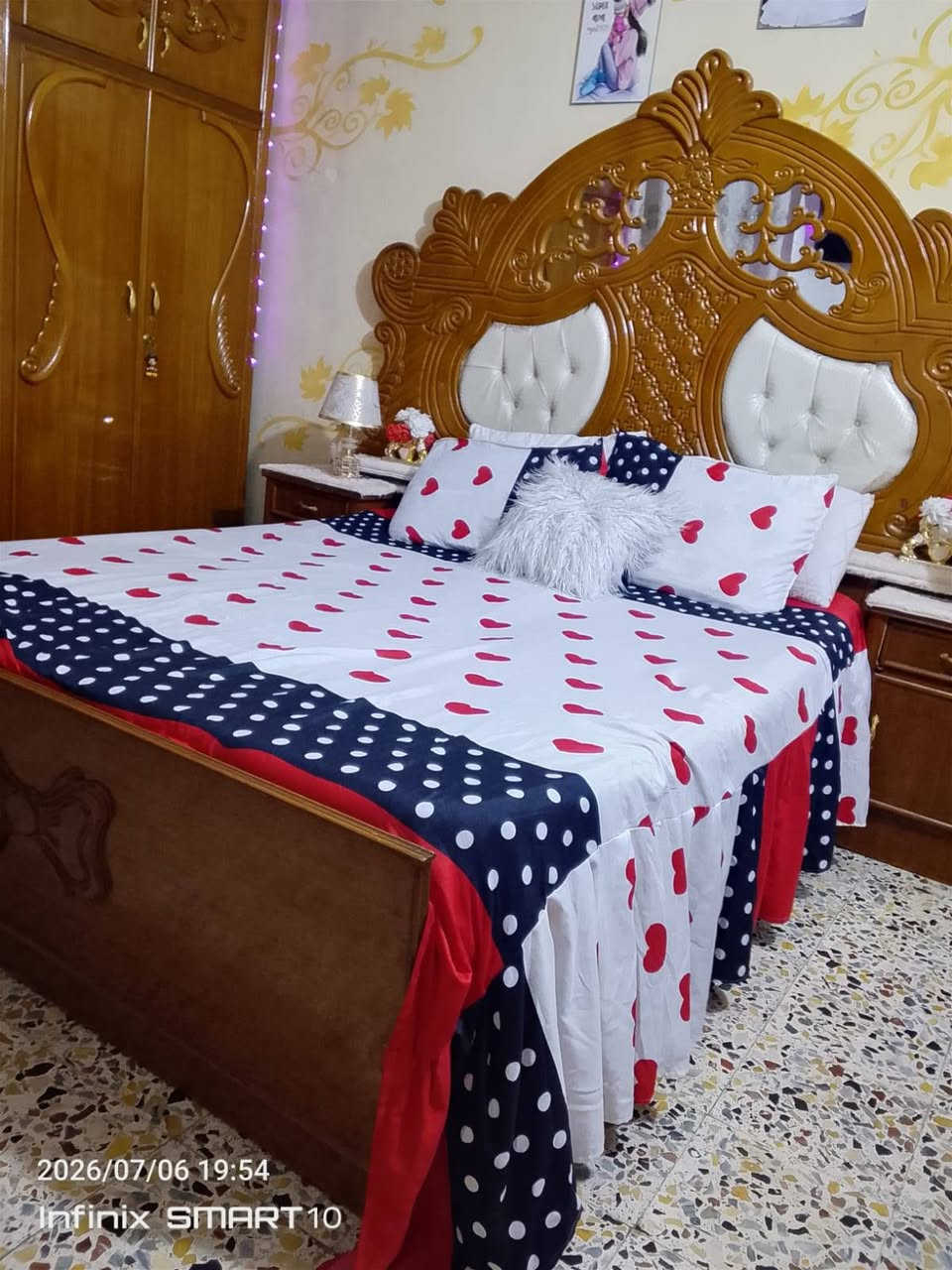 غرفه  صاج  عراقي مضمونة 100/100نضافتهه فول سعرهه 700 الف عنوانه بغداد  الحريه الرقم  ***********حجز ولستفسار  ع واتساب
