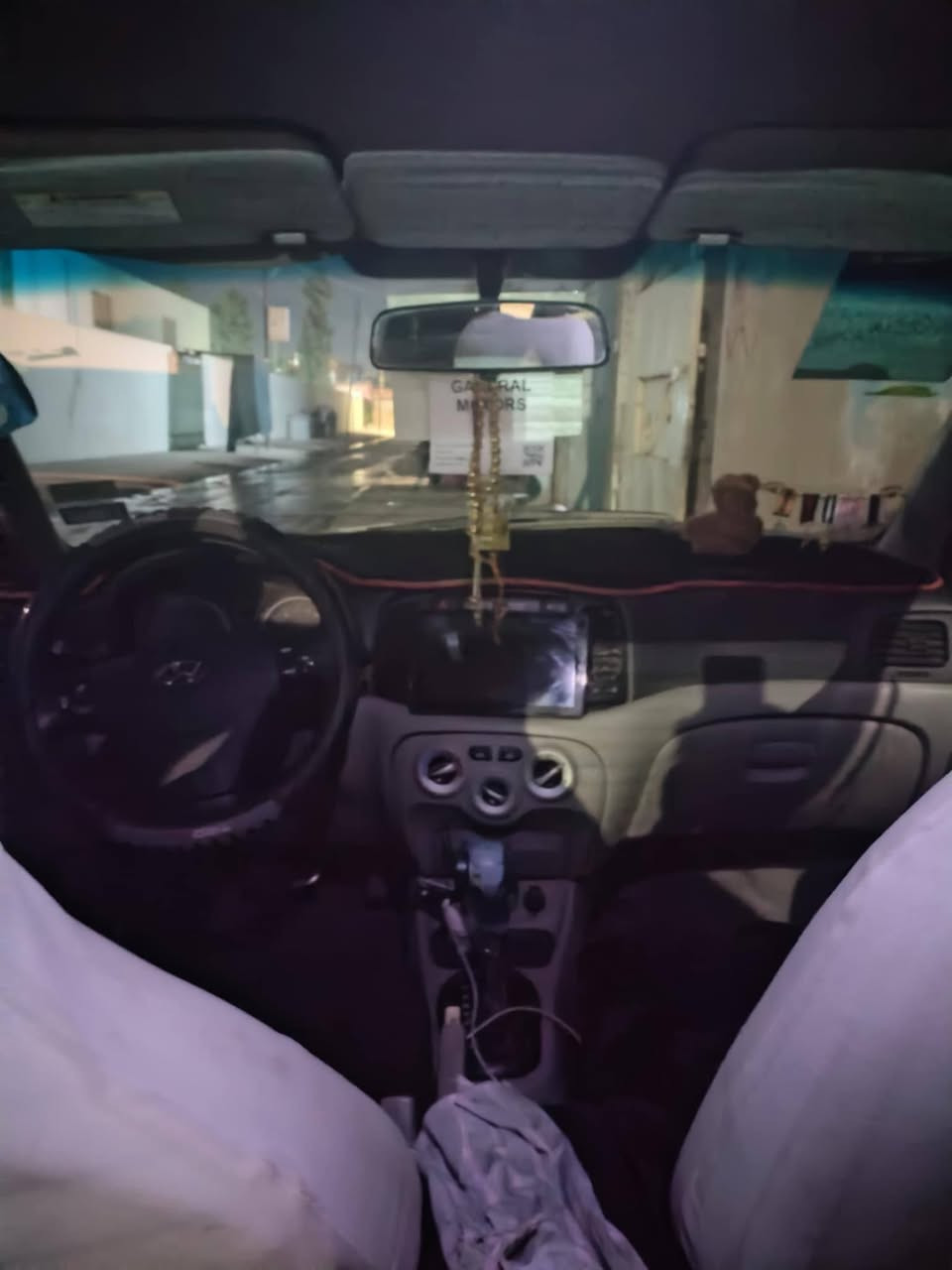 سلام عليكم
للبيع اكسنت 2009
كوري ضرر تلقيطات مال تكسي 
الشرعي موجود تريد وكاله تريد تحويل 
السعر 85 مجال قليل ***********
