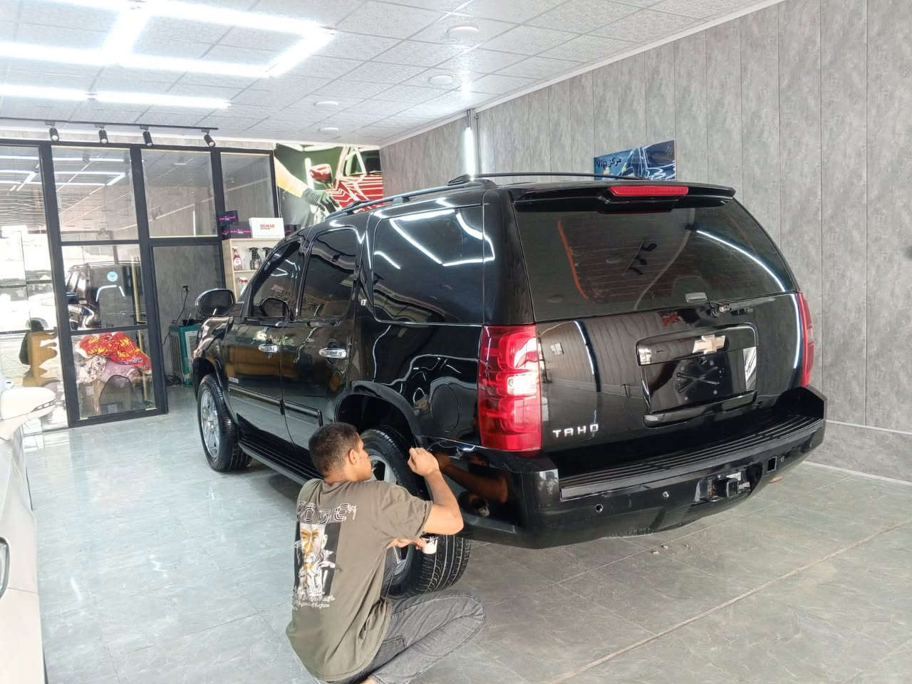 تاهو 2008 LT. ماشية 250 الف كم الضربة بالعراق الجنطة الخلفية الي فوك الرقم فقط حديدة غير مطلوبة للدولة 7 راكب 
8V. 5.3.  
العنوان النجف الاشرف 

للتواصل ***********
