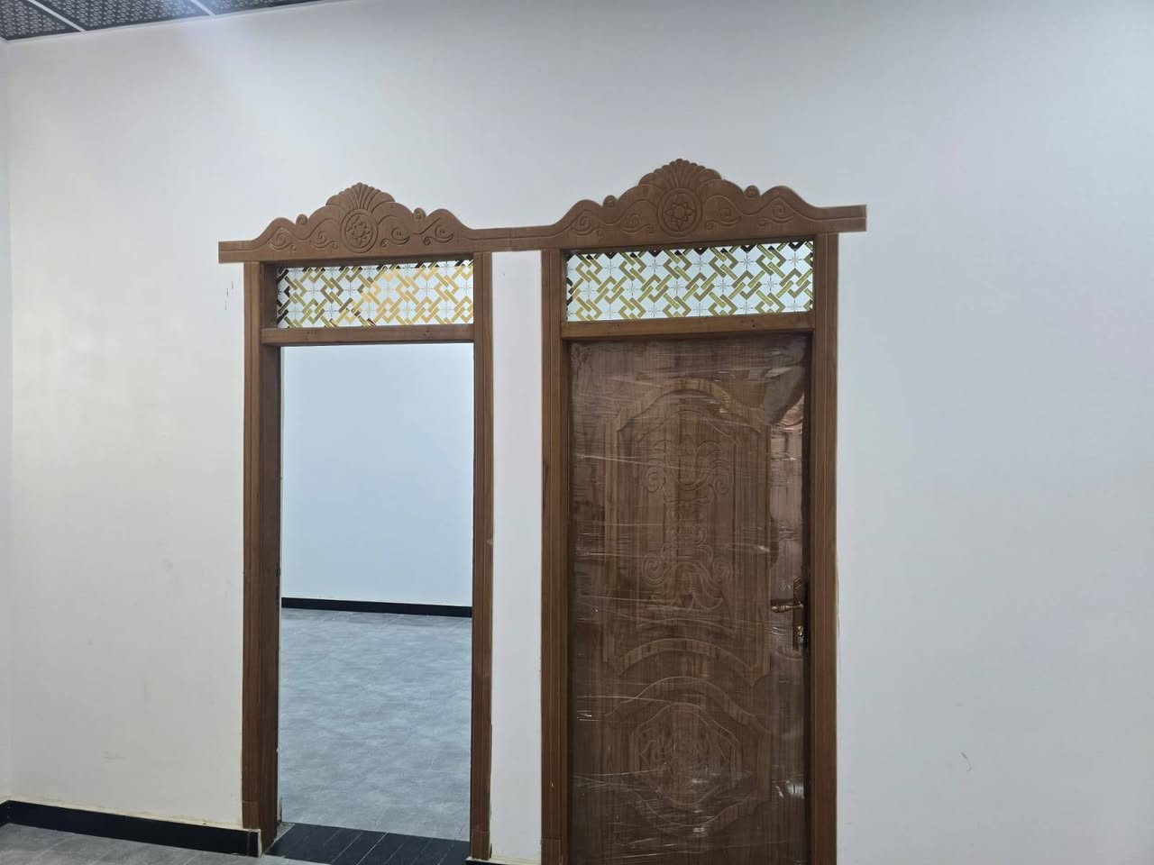 ***********يتوفر الدينا بيت للبيع في ابي الخصيب حمدان شارع مركز حمدان قريب من جامع التقوى خالف مصتوصف حمدان يبعد عن سوق اومصتوصف حمدان 3داقيق طابو زراعي عراقي سند 25وكله ونسخه من طابو مباشر تكاتب معا ابو طابو عراقي موجود مساحة البيت 175متر يحتوي على 2غرف منام وصاله اوديوان اومبطخ اوكراج بيت بناء جديد شغل دراجة أولى جميع الخدمات منطقة متكاملة مغلفة البيت 93او قابل اللتفاوض مكان كلش حلوة إلا ستفسار رقم الهاتف فقط ***********
