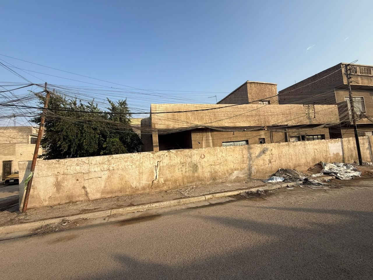 بيت 200 ركن   شهداء السيديه  يباع حسب الطلب 50 او  100 متر  تستلم  قطعه ارض للبيع
***********
