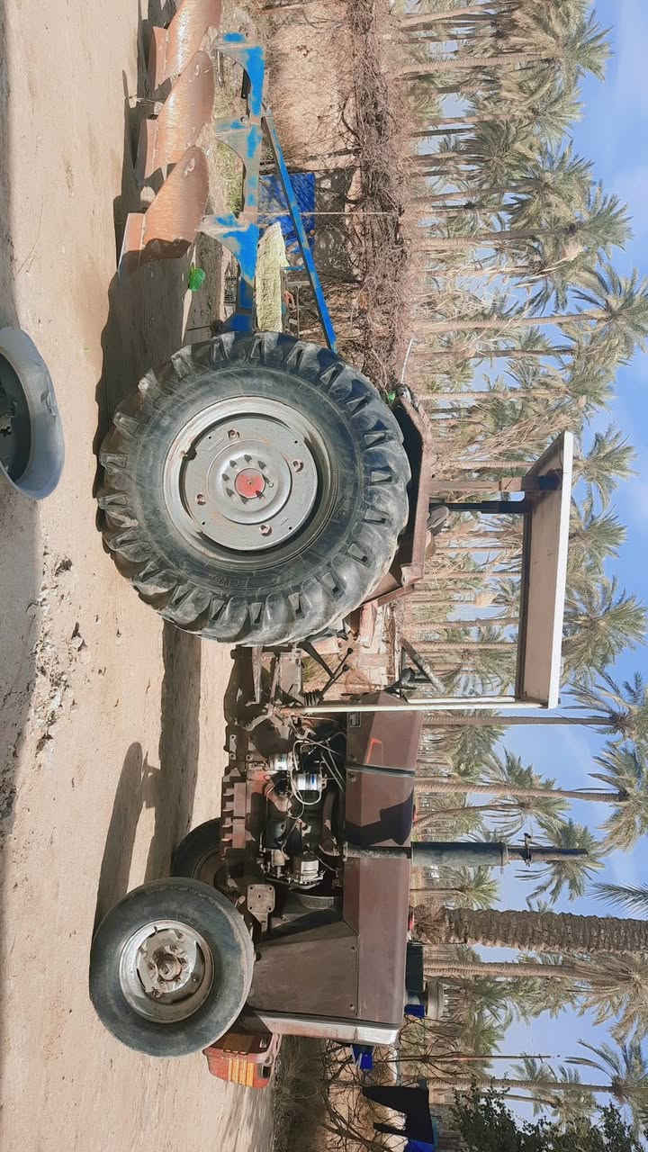 السلام عليكم ورحمة الله وبركاته مكينة فركسن حجم ٢٩٠ محرك مجفت جديد استندر باور وراهة فدان او عربانة سنوية ٢٨ تحويل ثاني يوم بسمي المكينة هاذ رقمي ***********ابو حسين
