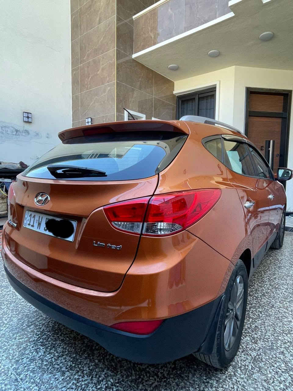 للبيع توسان موديل 2014 وارد خليجي
السياره جديده وجاهزه بدون نقص محرك 2400 دوش تبريد قطعتين تخم تاير جديد محرك كير حداده كلها جديده السياره ماشيه 113 رقم بغداد الجديد بأسمي تحويل مباشر 

سنويه صالحه 2031 

السياره بيها صبغ ربع باب السائق وصبغ بقبق الجنطه 

الباقي كفاله وعلى الفحص 

السعر 145 وبيها مجال 

للأستفسار ***********
