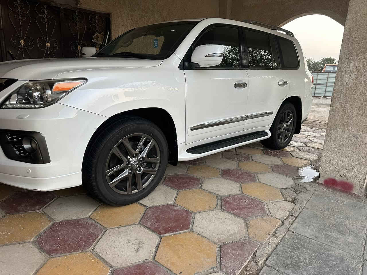 لبيع لكزز موديل ١٣ كفاله عامه من صبغ وتكحيل رقم بغداد مشروع وطني سنويه ٢٨ بسمي شخصيا ماشيه ١٤٤ ستخدام شخصي شراي يتصل ***********
