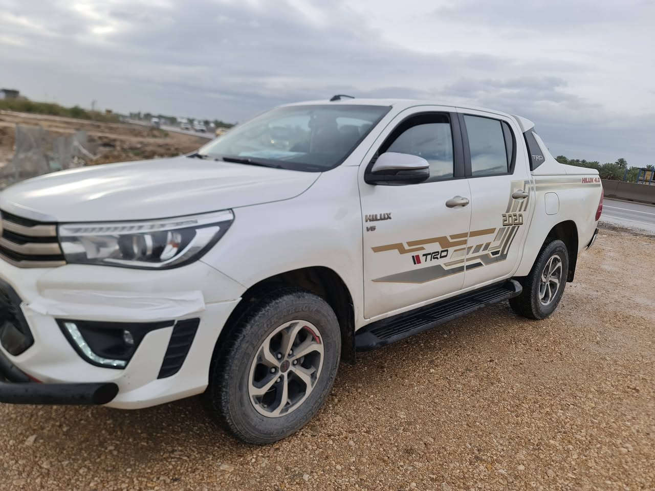 السلام عليكم هيلوكس سته سلندر 2020 كويتي ساير باب اول المذهب 
ماشيه 190 حقيقي مكفوله كفاله عامه عده الجملغ الأمامي اليمنه مبدل وكاله بدون دواخل الباقي كلها شركه كامله مكمله السعر ٣٠٠ او بيها مجال 
مكانها بابل الحمزه الغربي ***********
