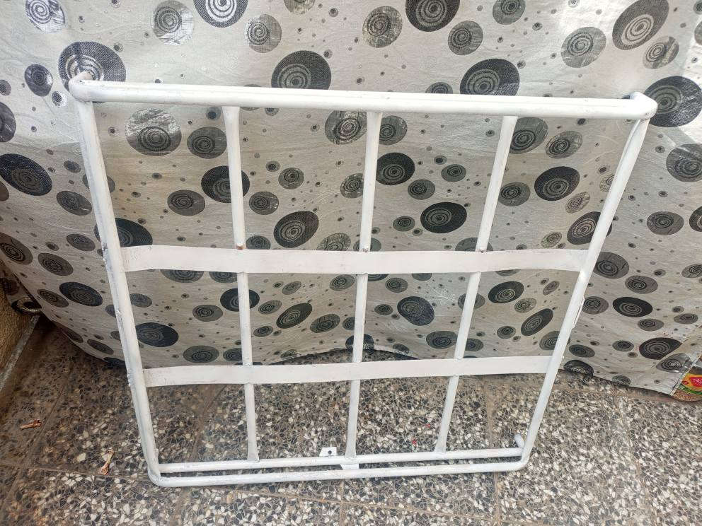 السلام عليكم 
سيبايه ترهم على السايبه 
مكاني بغداد الغاليه للاستفسار اتصل 
*********** 
السعر قيم واخذ بغداد, العراق
