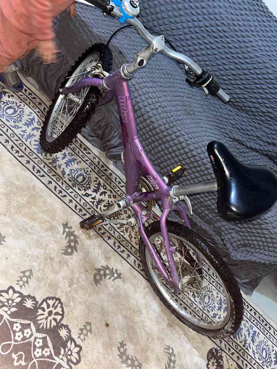 باسكل ياباني اصلي شتريته ٧٥ بيع ٥٠وبيه مجال بسيط شرط كلشي شغال  رقمي ***********
