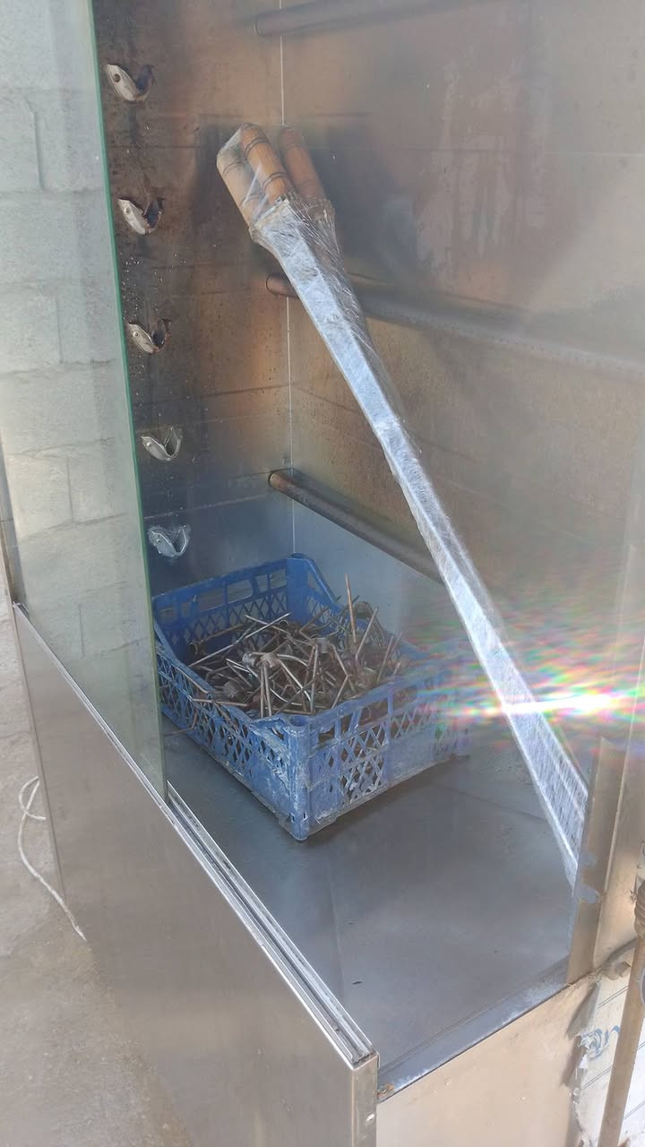 السلام وعليكم شوايه دجاج سوري ٦ شيش سل ستيل نضيفه كلش ماطور شغال وجديد لسعر ٣٧٥ مكاني بغداد


**إذا كنت صاحب هذا الإعلان وتريد حذفه لأي سبب، رجاءا أرسل رسالة إلى الدعم الفني**