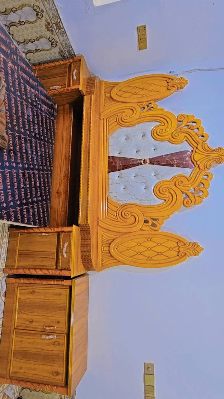 سلام عليكم غرفه اخشاب صاج عراقي جديده استخدام اقل شهر تقريبا بعدها بجيسها
*********** السعر والتفاصيل متواجد فيس واتساب
