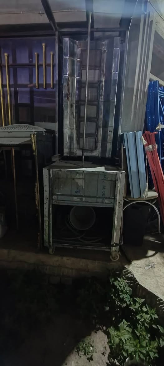 السلام عليكم
من رخصة الادمن 
شواية گص للبيع الله شاهد شغاله وكلشي مابيها قيم واخذ بما يرضي إلله سعر مناسب و مستعجل عليها مكاني بغداد حي الجهاد 
 للاتصال ***********
