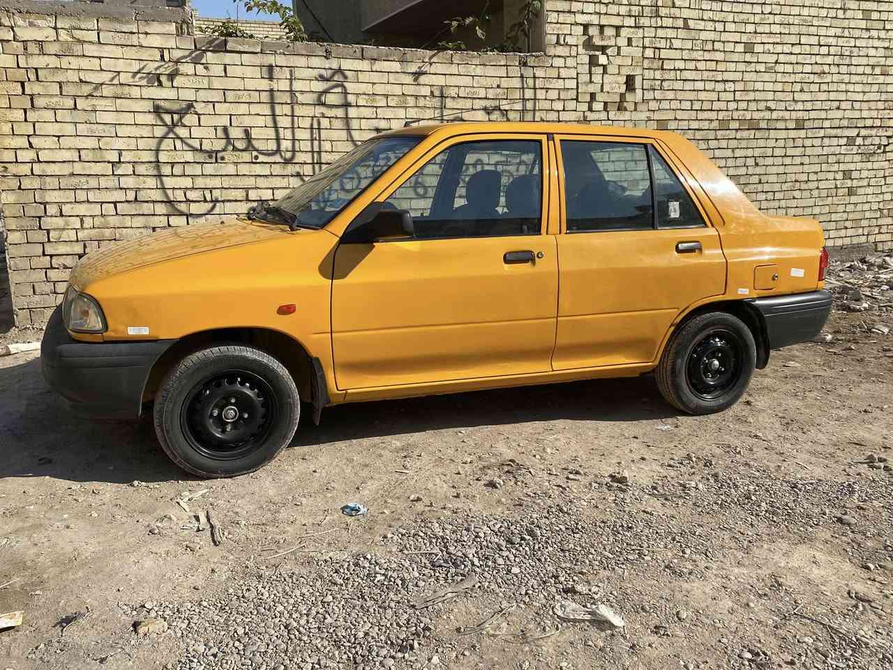 السلام عليكم للبيع سايبا ٢٣ سياره مكفوله عدا نص الباب ونص الجاملغ بارد فقط سياره بأسمي ماشيه ٥٢ 
السعر (65) وقابل للتفاوض
***********
