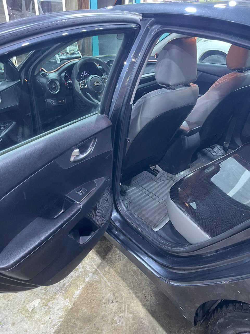 كيا فورتي وارد امريكي  2019
رايدها125$ وبي مجال

✅الفئة   عادي +سبورت 

✅كير مكينه كله سليم

✅شفتات ستيرن و دكم تحكم ب الستيرن

✅أرباكات السياره فقط عكس سائق طاگ 

✅سياره رقم واسط بأسمي  

✅السياره ماشيه ٢٠٠km الف حقيقي

❌بيها جاملغ السايق حادث امريكا

✅ حداديه 100 ٪؜

*مكان السياره:الكوت مركز المدينة

رقم تلفوني *********** +واتساب 

سيارة جاهزه وصور الحادث موجودة والسونار ايضا
