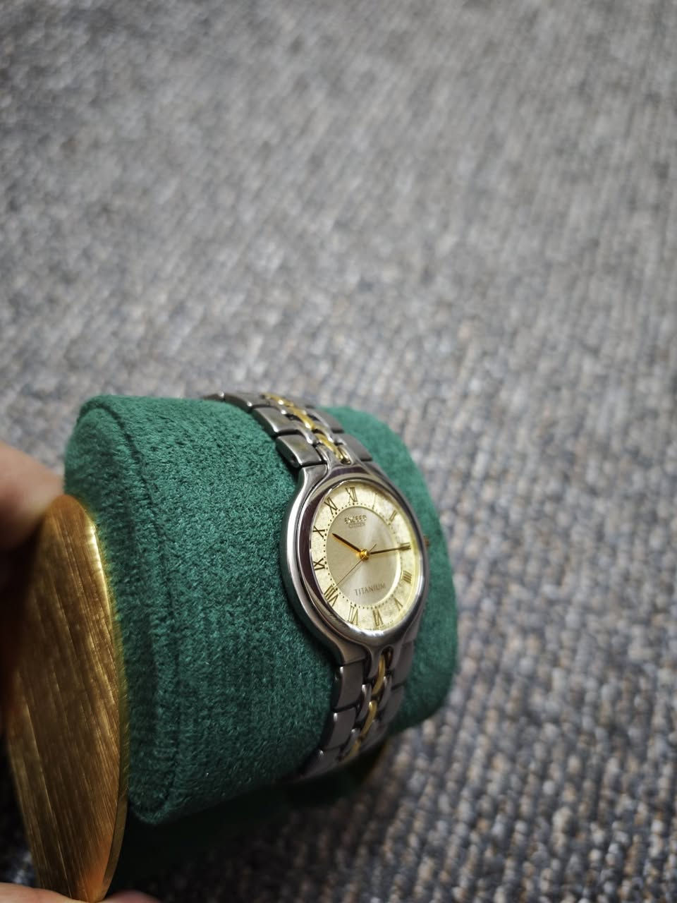 سلام علیكم. 
ساعه ستزن تیتانیوم یابانی اصلی للبیع. قطر 33 قشطه سلیم. باتری مكینه 7 احجار. قطعه جدا جمیله و نازكه. نضیف و شغال مضبوط. سعر 75 الف.


**إذا كنت صاحب هذا الإعلان وتريد حذفه لأي سبب، رجاءا أرسل رسالة إلى الدعم الفني**