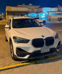 سيارة bmw x1 2021 جديده كلين تايتل  وكالة العروش اربعه سلندر ربع رباعي...