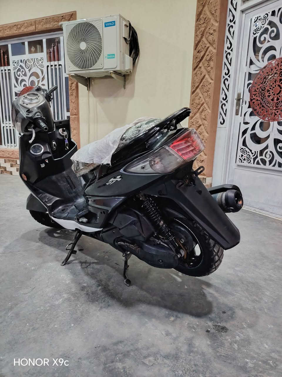 سلام عليكم شباب دراجه سكنس فحل نوزل خطين  قبق نفخ ياباني هندر مو كوري بدون هندر؟ قبل 5 أشهر نزلتها بيدي من رنبه دراجه من لمحل للبيت على أيدي دهن أكثر من عشر ايام ما بقي مكاني بغداد لسعر 🔥*********** واتساب ملاحظه أوراق كامله محرك مكفول كفرات اصليه مالتها ونضافه كدامك
