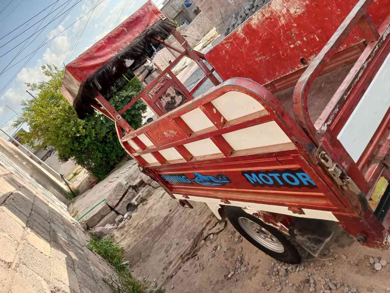 ستوته للبيع موديل 2020 محرك 23  منفيس موجود كامله مكمله كهربائيات تايات جده الزوج قدام ويانا وياله كدام ورا جدد سعر مليون وا200وبيها مجال التواصل على الرقم مكان موصل حي الانتصار ***********
