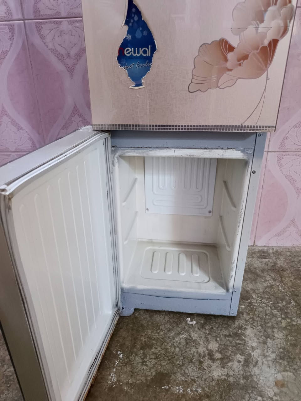 براد شغال بشرط حار بارد ثلاجه كل عيب مابيه سعر 60 وبيه مجال مكاني كركوك حي عسكري شراي اتصل ***********
