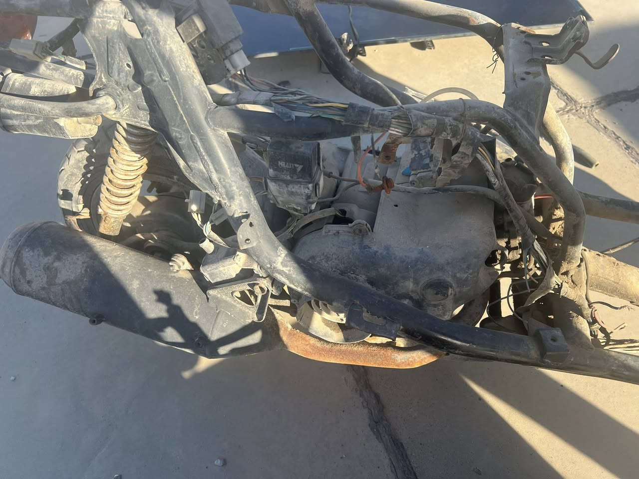 السلام عليكم يوجد غراض مال تفصيخ مال دراجه فراشه
كافه الغراض موجوده 
***********
