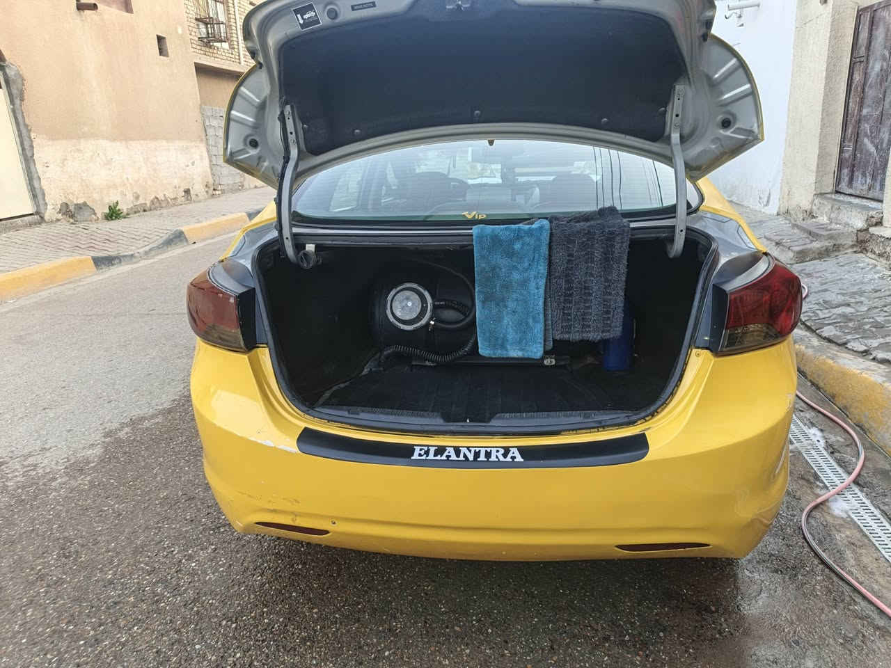 السلام عليكم لانتره 13 وارد امريكي نص فول رقم بغداد نكليزي بسمي تحويل ثاني يوم 
حاث قطعتين 
مكينه كير كفاله 
مكينه 1800
تخم تاير جديد 
تبريد تدفه شغال 
حداديه جديده 
منضومه غاز 
شاشه كامره 
مصفره هيه وغرمات 
الشراي خابر وبخدمتك 
مكاني ديالى. بعقوبه مكلف بل نشر 
هاتف ***********
