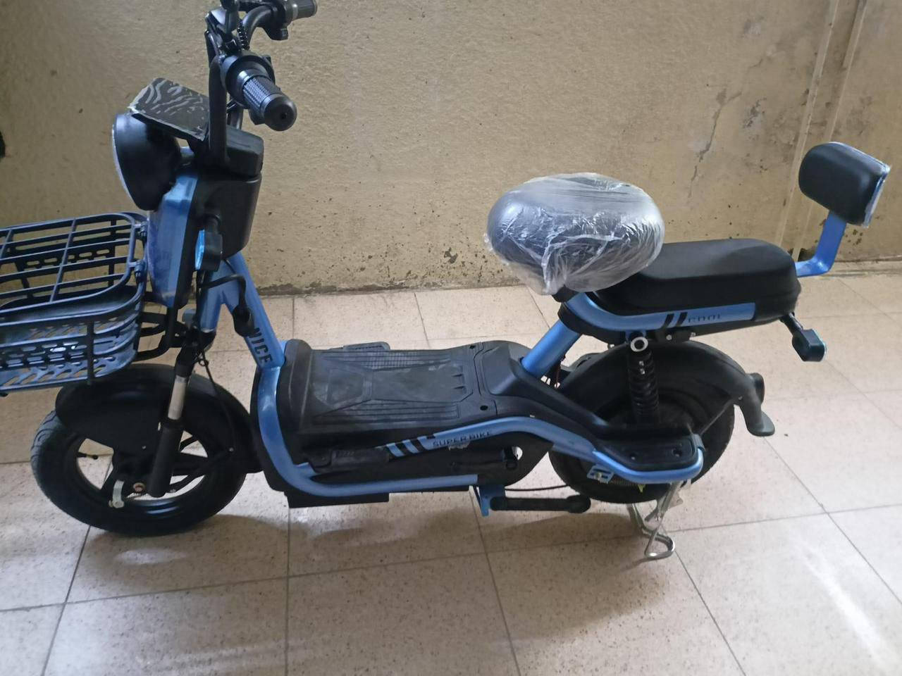 السلام عليكم دراجه شحن للبيع
***********
