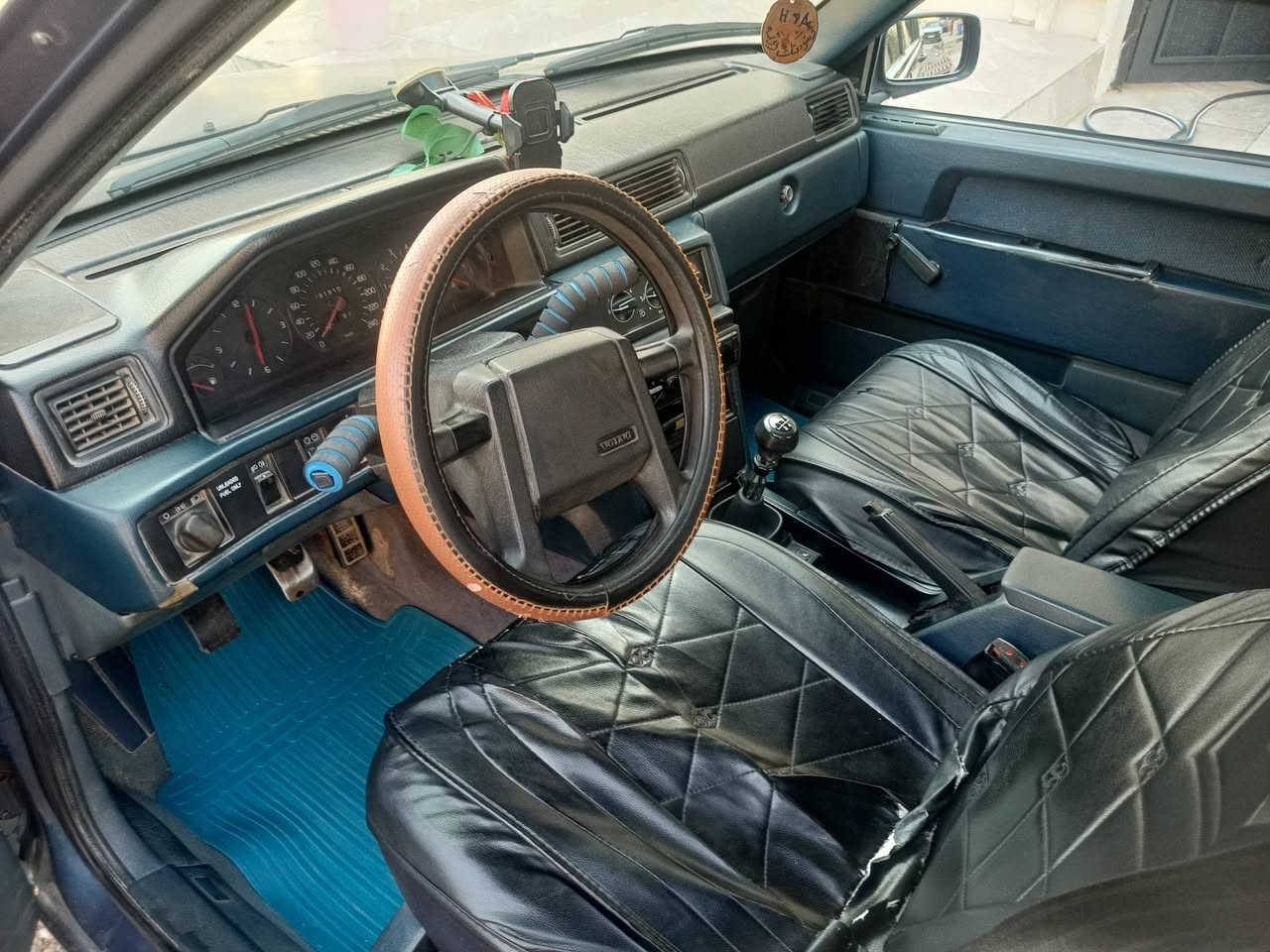 فولفو موديل 1992 
حجم 940
كير محرك تبريد شرط
بسمي سعرها 55 بيها مجال 
صبغ عام اثر تقحيل ضرر تكمه خلفيه وكع عليها بلوكه والباقي كفاله 
عنوان حي المثنى 
للتواصل ***********
