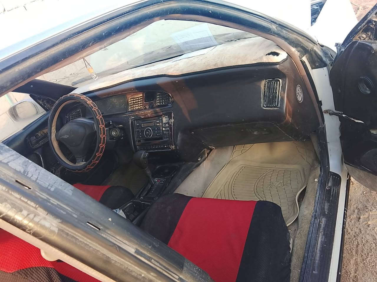 سلام عليكم من رخصة الدمن المحترم بطه فصل للبيع 1993مكصوصه جنطه مكينه وكير جدد رقم نجف راعيه موجود مكلف بنشر رقم صاحب السياره *********** السعر 27 وبيه مجال اتصل وتدلل مامتواجد عنت اتصال فقط
