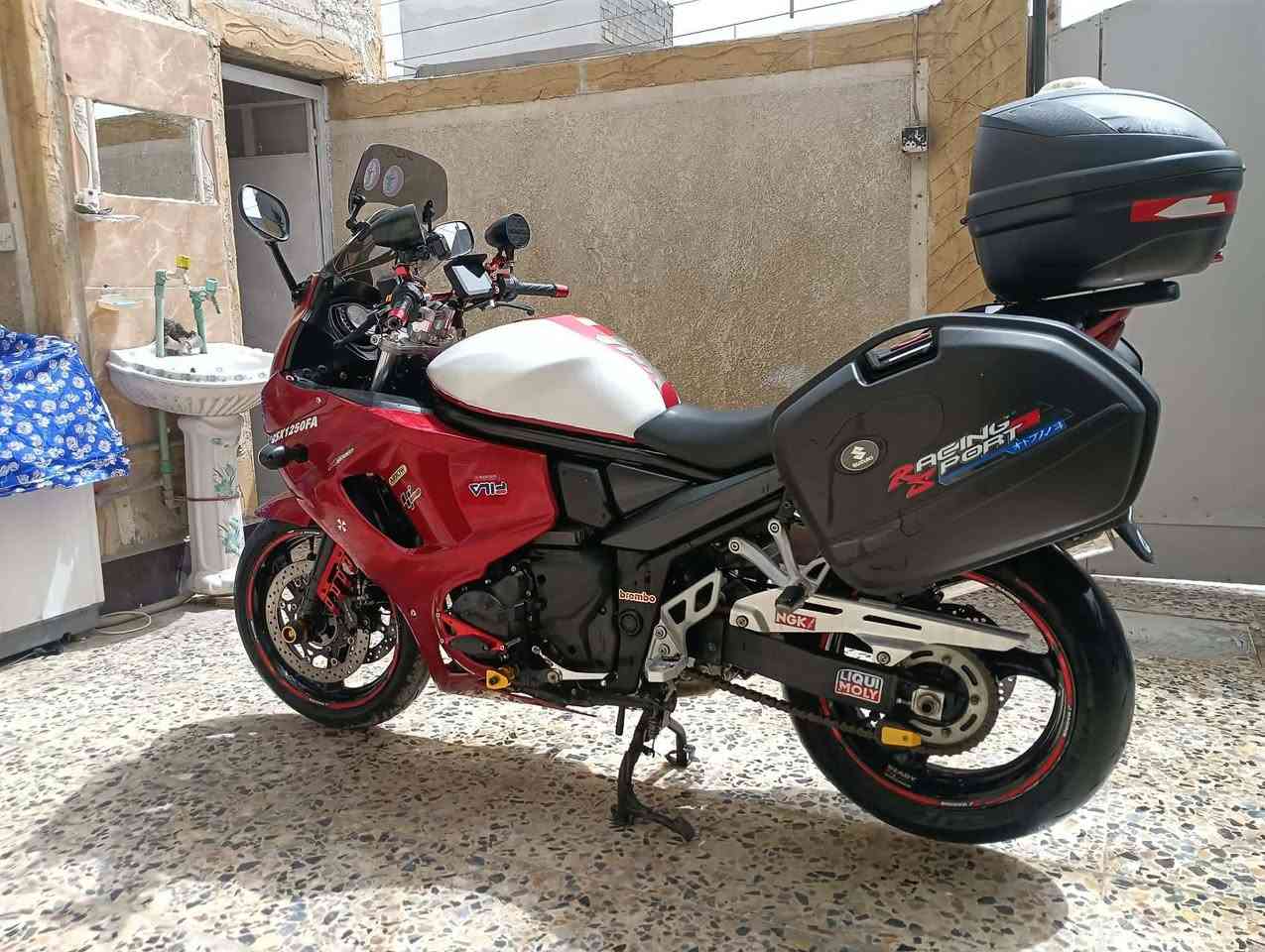سازوكي GSX
رقم ميسان بسمي 
محرك 1250
موديل 16 
مكفولة من گير محرك
تزويد سلايدرات 
شاشه اصليه 
جهاز قياس ضغط الإطارات 
جنط اصليه 
لايت زنون 
ماء اصلي 
دهن ليكم ولي
السعر 45 بيها مجال 
العنوان بغداد 
***********
