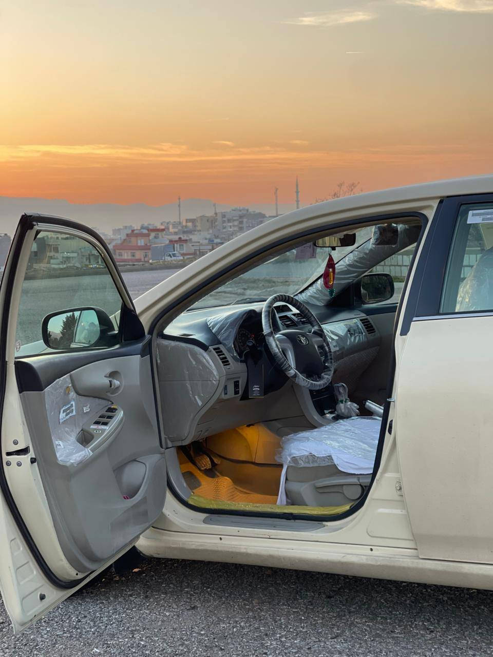 توێتا کۆرۆلا 2013 بیلاد تەکسی 
گێر ئۆتۆماتیک 
مەکینە گەورە بێ بۆیاخ 
کەمێک ساردی هەیە
 سەنەوی تا 2029 تازەیە
 سەیارەکە ماڵی خۆمە 

سعر لە کۆمێنت داوابکە ڕاستەخۆ بۆت دیت 📩 

هی مەعرەز نیە
 گێڕ و مەکینەی بەشەرت.

ژمارەی خاوەنی 
***********
