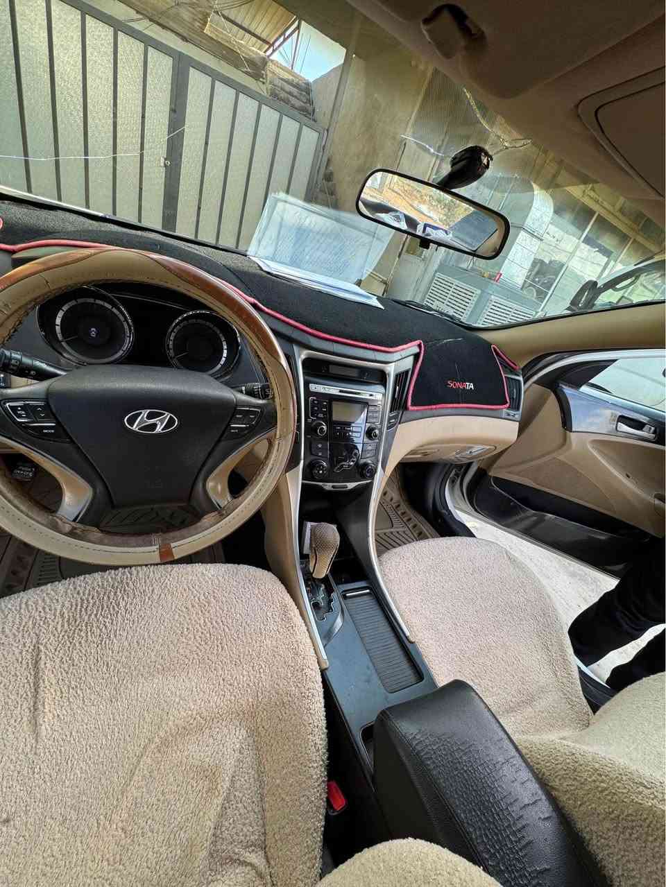 سوناتا 2011 اربيل خليجي محرك اربعة سلندر عليها منضومة غاز ب 9000 دينار تميشيك ٣٠٠ كلم انسى الصرف جاملوغ اليسرى والبنيد مصبوغ من اخذتها صار اربع سنوات شغل وطلع 
تحكمات ستيرن 
حساس خلفي 
محرك وكير لا تبخير ولا تنقيص  خير من الله 
تايرات بحالة ممتازه 
السعر 108 وبيها مجال للاستفسار ( بيع فقط ) العنوان  ديالى الخالص / *********** و *********** 
غير متواجد عل الفيس Colombo, Sri Lanka
