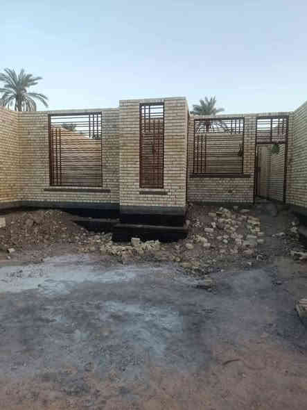 السلام عليكم
  هيكل للبيع مكان مميز جدا 
طابو زراعي سند 25 
بإسم صاحب الدار
العنوان / /الحمزه الغربي المدحتيه الجمعية الزراعي خلف مدرسة علي طه
المساحة//300متر
الواجهه //10*30م
نوع البناء //طابوق درجه اولى 
السعر/ 115وبيه مجال 
تفاصيل البيت غرفة نوم 2
استقبال +صاله +مطبخ +صحيات داخليه و خارجيه
طارمه كبيره 
للاستفسار
مراجعة مكتب دلالية وائل الهندي شارع 60 قرب سلوان ابو الكاشي مقابيل فرع علي قماره 
*********** وائل الهندي 
***********ابو علي
