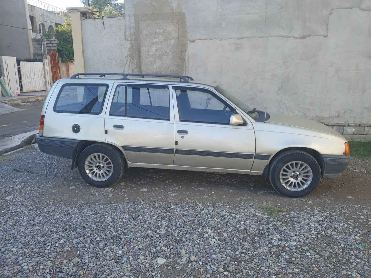 كاديت مديل ٩١ محرك ١٦ كير توماتيك سياره باسمي رقم انكليزي كابون بيها سياره جاهزه كلشي نظيف سعرها ٤٦ وبيها مجال للإتصال على الارقام *********** او***********
