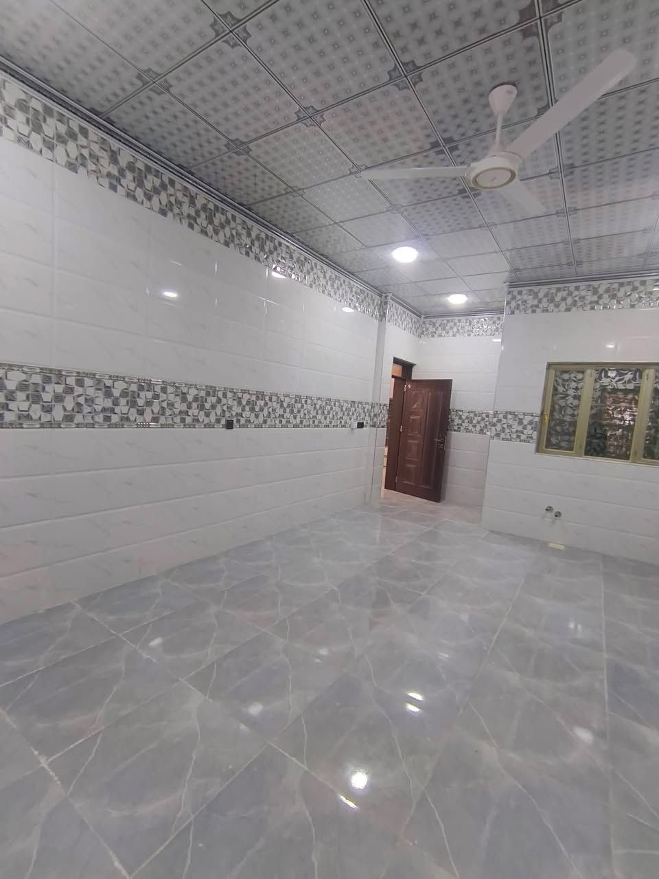 🕋 بسم الله الرحمن الرحيم 🕋

السلام وعليكم
 
🏡     🏘      🏚 

#يوجد_بيت_للبيع

#العنوان  الفلوجة 
#المنطقة حي الخضراء// خلف جامع #التقوئ

✅المساحة : 250م
⬆️ الوجة : 12.50م
🏞️النزال : 20م
 
غرف 2
استقبال 
صالة
مناور 3
مطبخ
صحيات 3
الجدران سيراميك
الارضية سيراميك 
السقوف جبسن بورد
حديقة + كراج سيارة 

                       #بناء 🧱 : طابوك 
      
     #شارع 🏞️⬆️⬆️ : 10م كامل الخدمات من تبليط مدارس اسواق 

  #السعر_محدد_من_قبل_البائع 
    
        
        ⚖️⚖️   نوع الملك : طابو صرف تحويل مباشر  🏙 

            #السعر💰💸:  175 مليون وبي مجال قليل
⭕ الاستفسار اكثر رجا مراجعة 

🥇#مكتب_العزه_للعقار
  
ملاحظة/ السعر محدد من قبل صاحب العقار

💯علماً البيت جاهز للسكن🗣️
     
        ((شعارنا المصداقية)) 

⭕ اذا عندك عقار تريد تعرضه للبيع او تريد تشتري عقار  الاستفسار أكثر 

مراجعة (((مكتب العزه اللعقار))) 

________________________________

📬فقط ارسال المعلومات  على الواتساب او الاتصال على هواتف المكتب 

🤳متابعة الصفحه يصلك كل ما هو جديد

⏪ملاحضه: السعرالعقار  يحدد من قبل البائع

  🏘️بيع وشراء الأراضي السكنية والزراعية وكافة

 العقارات🏘️🌐Anbar Fallujah_ الانبار الفلوجة🌐.

       ((««نستقبل هواتفكم على لارقام التالية»»    
 واتساب واتصال***********
واتساب واتصال ***********
واتساب واتصال ***********
