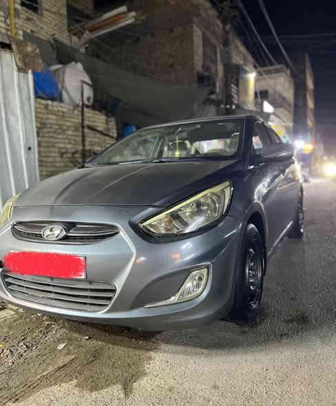 السلام عليكم 
اكسنت 2016 خليجي مكينة 1400 دوش كير محور at ماشية 222 الف رقم مثنى الجديد مشروع وطني باسمي صبغ شوية بالبنيد وجاملغ خلفي (مأشرات بالصور ) وبارد شوية بالامامي جهة الصدر السيارة ما ناقصها شي عارضها 82 وبيها مجال 
مكانها بغداد الجديدة او الكرادة كمب سارة
للاستفسار *********** متواجد واتساب
