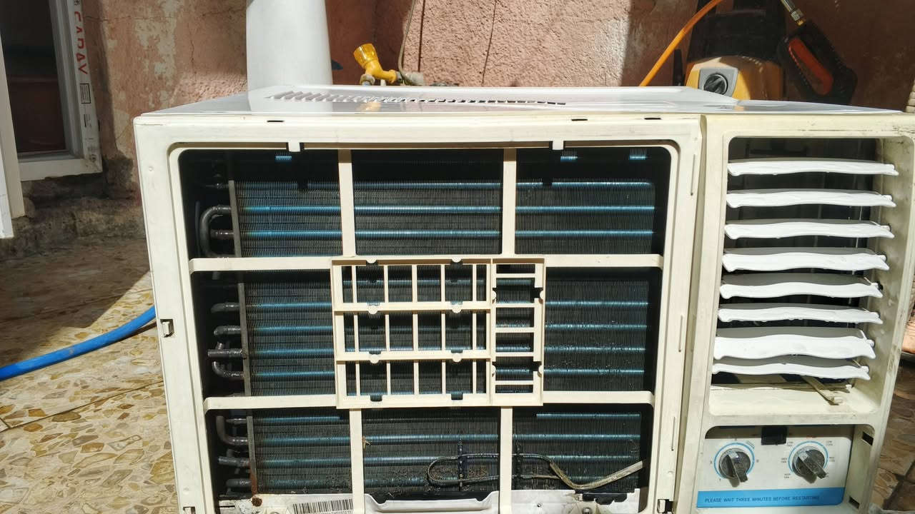 مكيف شباك نوع ميديا حجم 1 طن غاز R22 نظافه 95 بالميه اخو الجديد ظمآن 10 ايام لا داخل تصليح ولا بيه عطل مكفول من كلشي تبريده يخبل مال بيتي الله شاهد مو مشتري من شخص مااريد اذكر سبب البيع 
سعره 150 مكاني بغداد قريب على فلكه 83 مال الطالبيه 
***********
***********
