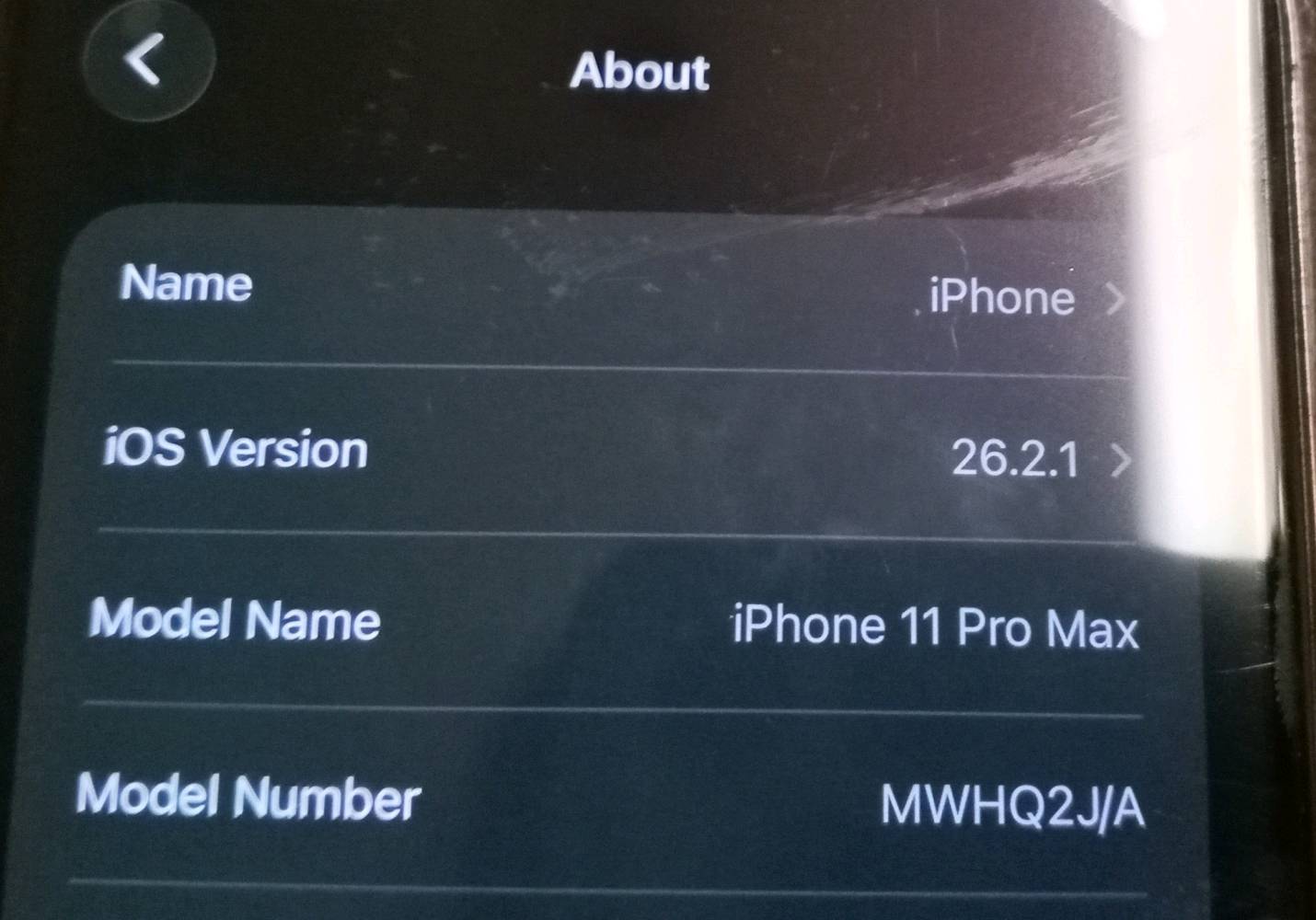 ايفون 11 برو ماكس ذاكرة 512 ذهبي مع كارتونته الجهاز مستعمل نظيف ما مبدل به شي وما مفتوح بطاريته اصلية 72% 