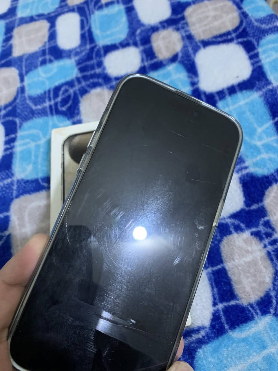 15 pro max
ذاكرة 256 
بطارية 87
ماستر نضيف التليفون كلش 
سعر 925
فقط بي هاي الشخوط خفيفه بشاشه 
تخليله لزكه يضيعون 
مكاني بغداد جميلة 
***********
