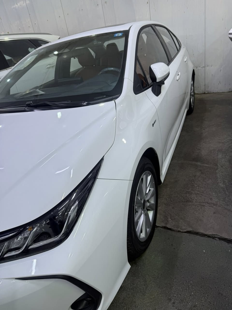 كورلا هايبرد ٢٠٢٥ شكل خليجي
ماشية ١٧ الف
داخل جلد مشمشي
كفالة عامة 
مكان السيارة بغداد
***********
