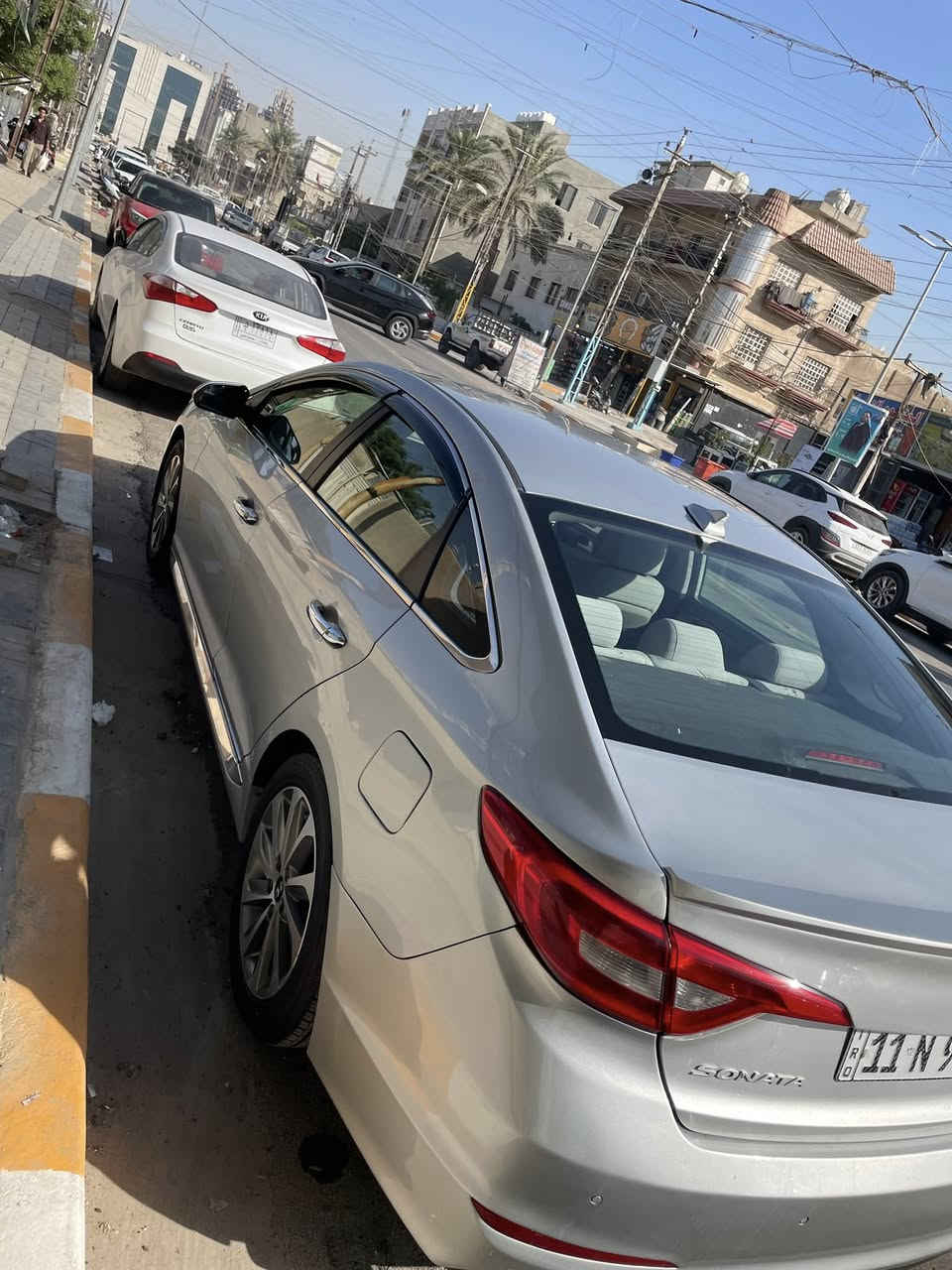 السلام عليكم هونداي سوناتا للبيع كامله مكمله وارد امريكي بيها صبغ قبق الجنطه وجاملغ خلفي السياره عليها ادامه كامله تخم تاير جديد رقمها بغداد سنويه باسمي تحويل ثاني يوم  السعر 140 وبيها مجال العنوان بغداد ***********
