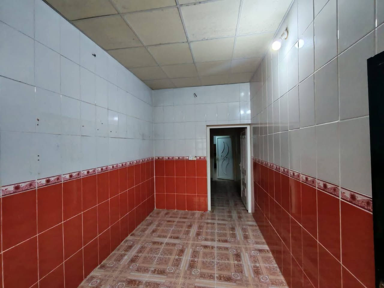 #دار #للبيع--130م 
#العنوان:-بنجاعلي خلف صيدلية شيخاني خلف تجاري 
ماء حلو 
_______________ 
بناء نضيف 
فرع تبليط 

#المحتويات: 
غرفة نوم.هول.مطبخ.استقبال صحيات كراج 
_________________
سعر 42مليون بي مجال
______________________________
#للأستفسار الأتصال على الارقام التالية :-
 ***********
 ***********
