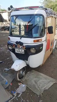 سلام و عليكم تكتك مديل 22 المكان بغداد السعر 9 مليون 07722368891