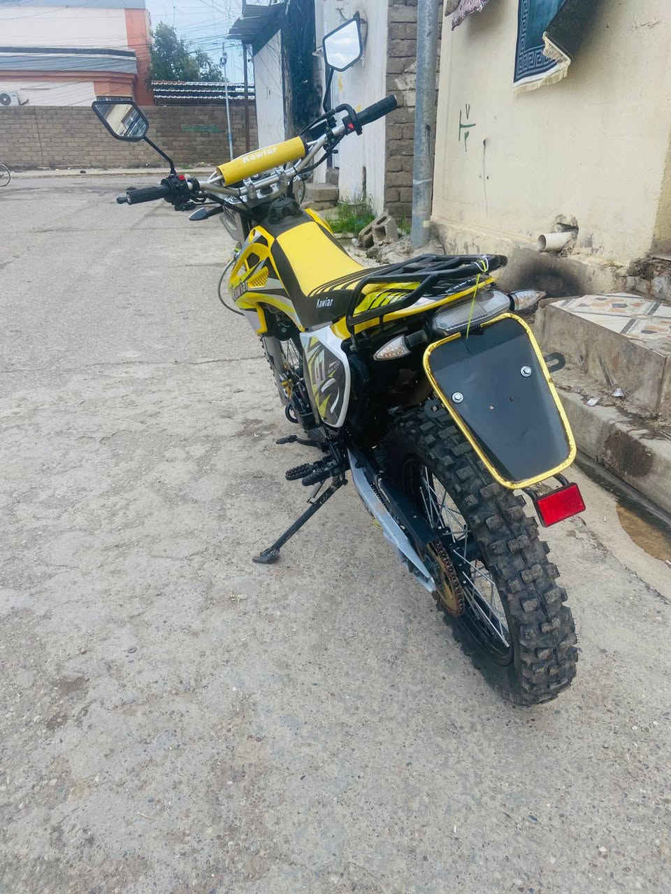 السلامو عليكم اخوان ماطور كاويار للبيع موديل 2026شرط مامفتوح مستخدم شي قليل محرك 200سيسي. فقط مكسور جام الدشبول السعرمليون و200 الشراي يتواصل ***********3
