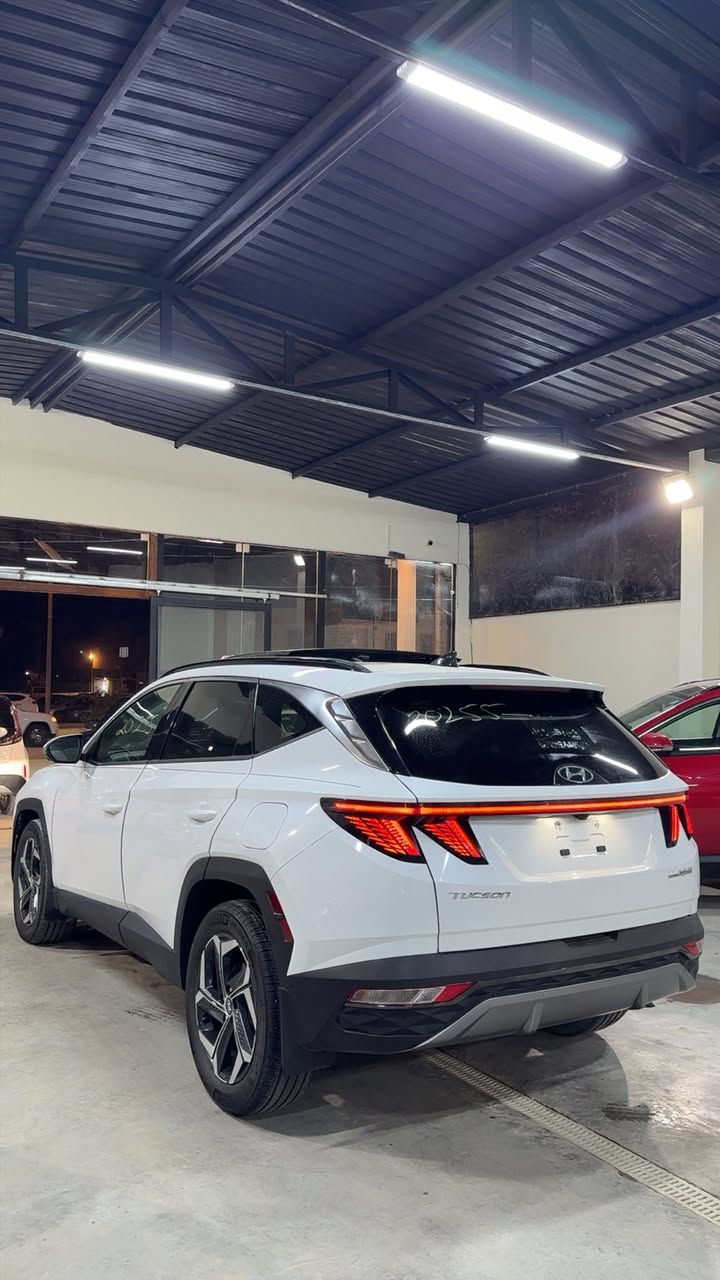 متوفر داخل صالة عرض شركة ( نجوم السواحل ) ✅
هونداي توكسان 2024 HYBRID LIMITED فول مواصفات
حادث السياره كما موضح بالصور ( بدون تبديل + بدون صبغ ) 
بدون أيرباك بدون أيرباك 📍
1-بصمة تشغيل +بصمة أبواب + تشغيل عن بعد 
2-سلايد روڤ ( بانورما ) 
2-تقديم وترجيع من خلال البصمه 
3-مقاعد الأماميه كهرباء + تدفئة + تبريد 
4-مقعد خزن ميموري 
5-حساسات أمامي + خلفي 
6-جنطه كهرباء 
7- كامرات 5 ( 360 درجه ) 
8-لد أمامي + لد خلفي 
9-داخل أوف وايت 
10-هاند بريك 
11-كير دكم 
12-شاشه تبريد لمس 
وباقي المواصفات المعروفه 
بدون رقم تترقم جميع المحافظات ( الرقم مجاني ) 
معروضه 225 بيه مجال بسيط 
للأستفسار أكثر زورونا الى موقع الشركة 
بابل-حي الطياره - قرب شركة آسياسيل
او الأتصال ع الارقام التاليه 👇👇👇
*********** / محمد الحميري 
*********** / علي الجبوري
